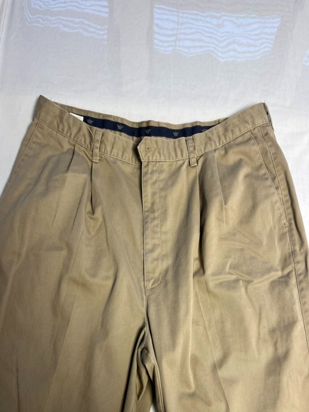 Dockers Original Pleated Classic Khaki Pants Beige Men’s 44x30 100% Cotton - Picture 6 of 9
